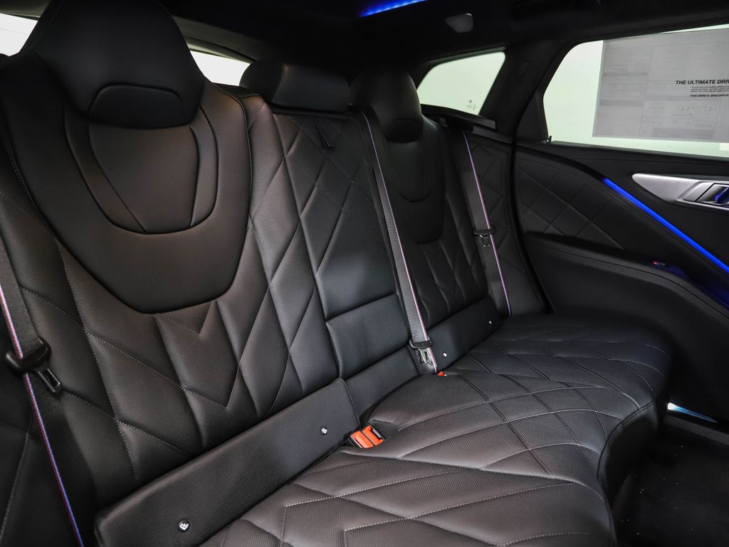 Thumbnail: 2026 BMW XM - 27