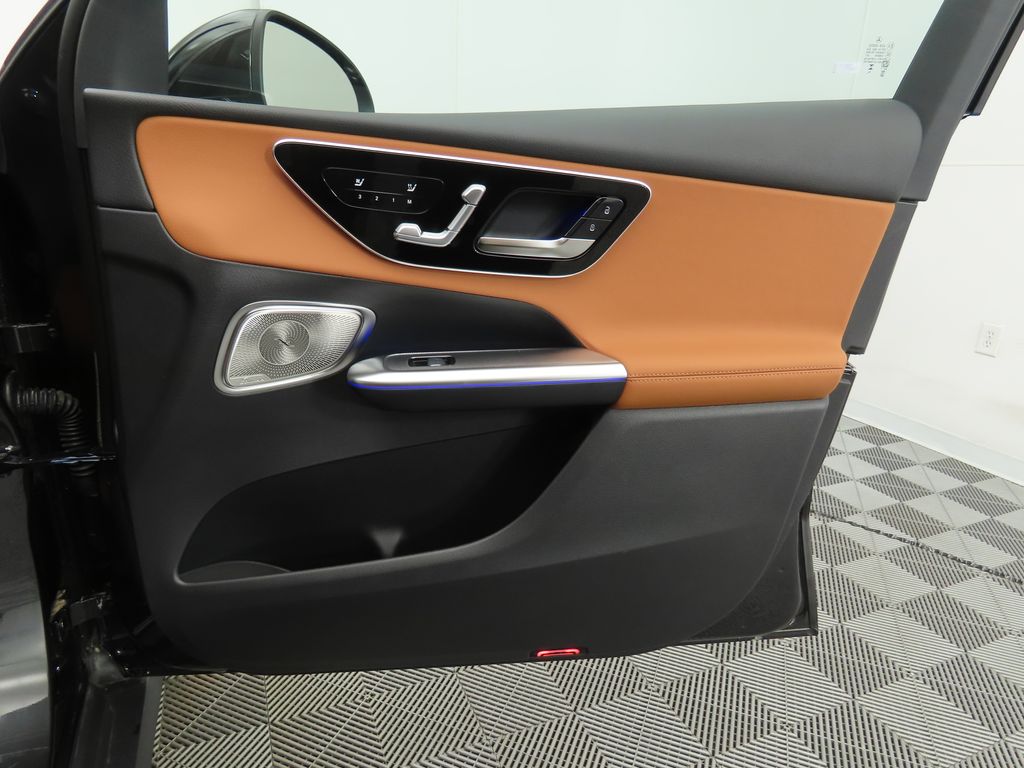 Thumbnail: 2025 Mercedes-Benz GLC - 26