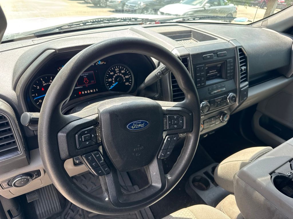 Used 2017 White Ford XLT image 9