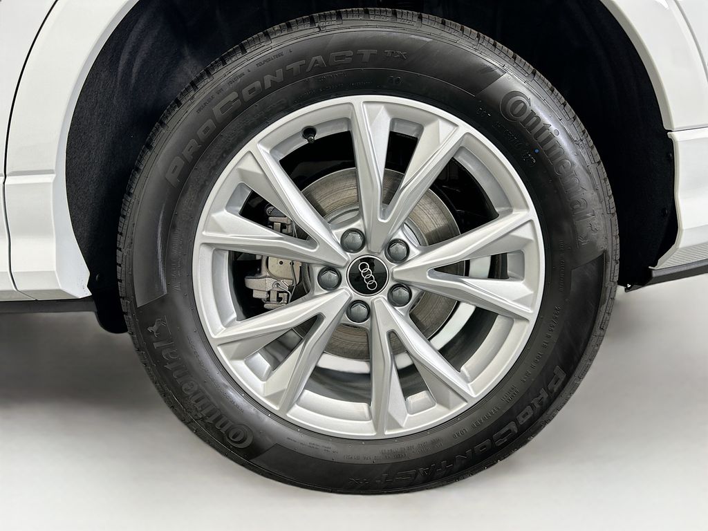 Thumbnail: 2025 Audi Q3 - 30