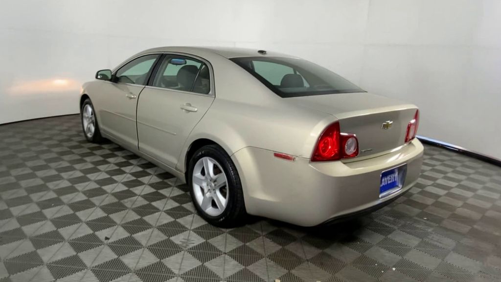 2010 Chevrolet Malibu LS 7