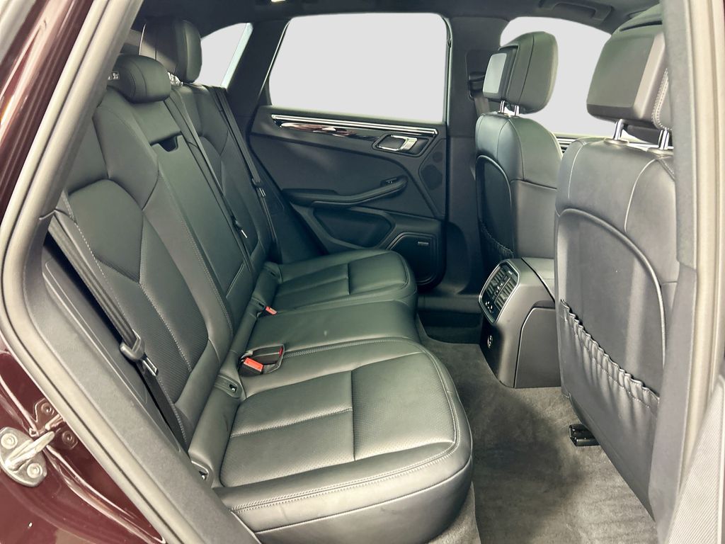 Thumbnail: 2025 Porsche Macan - 23