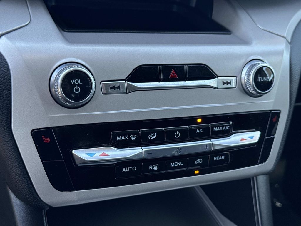 Used 2023 Ford Explorer XLT 4D Sport Utility