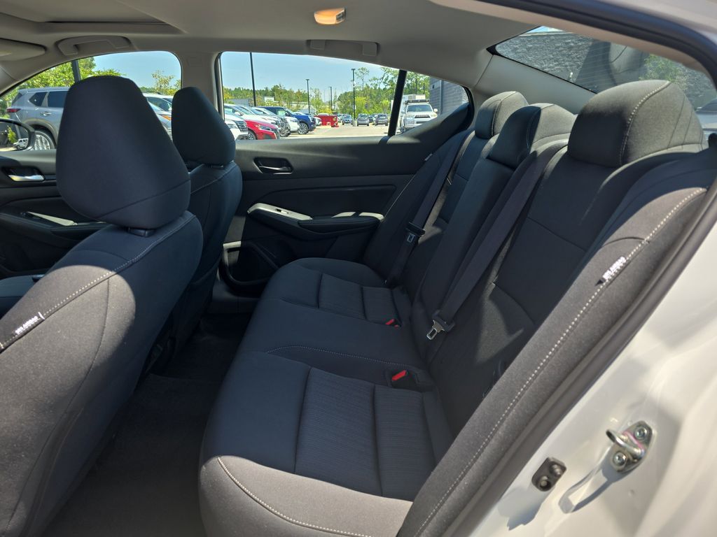 2025 Pearl White Tricoat Nissan Altima 2.5 SV FWD Sedan