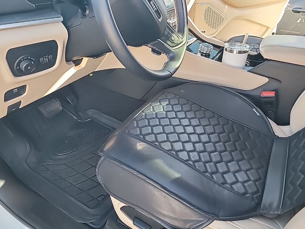 Thumbnail: 2022 Jeep Grand Cherokee - 5