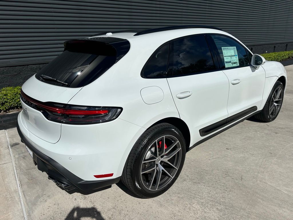 Thumbnail: 2026 Porsche Macan - 9