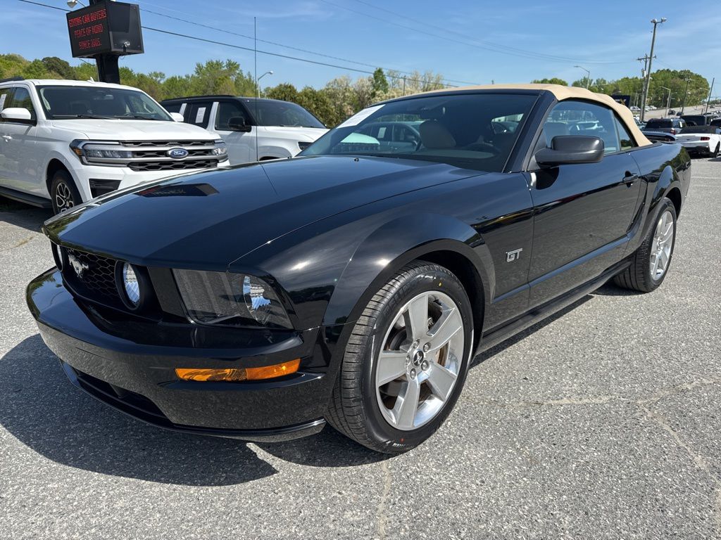 Black Clearcoat 2006 Ford Mustang GT Deluxe Convertible RWD Convertible Rear-Wheel Drive 5-Speed Automatic