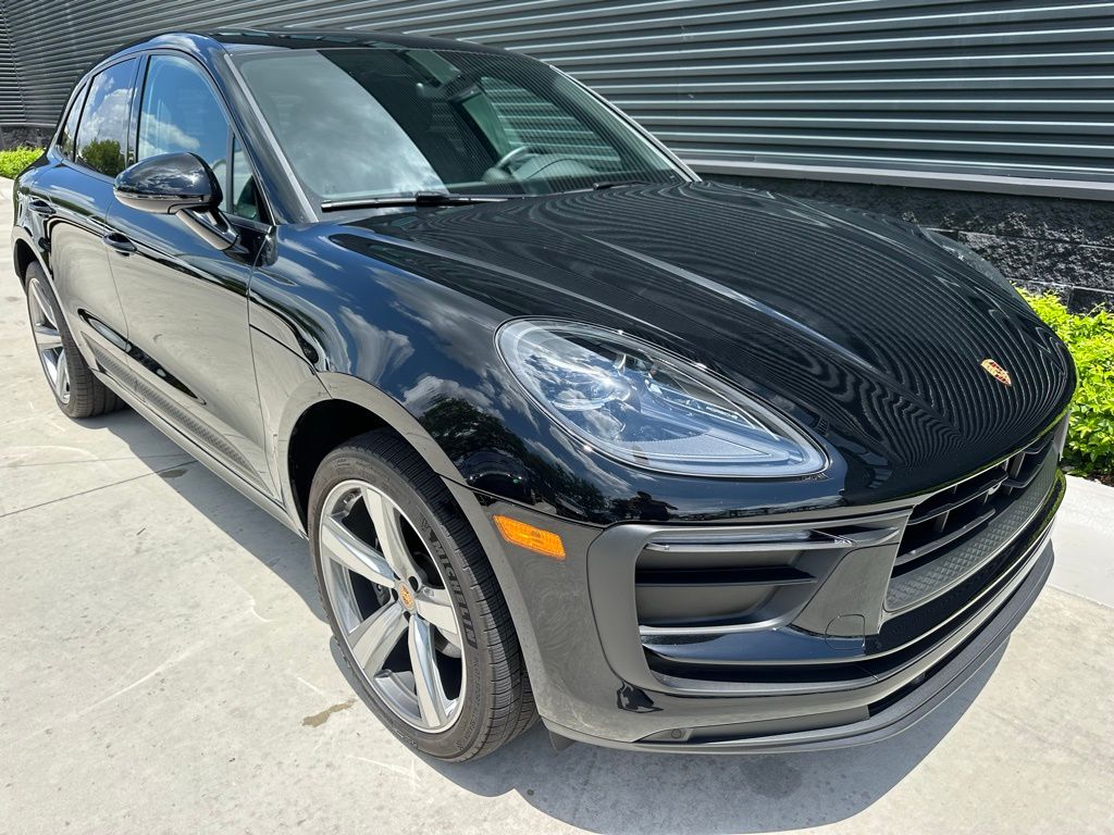2025 Porsche Macan  10