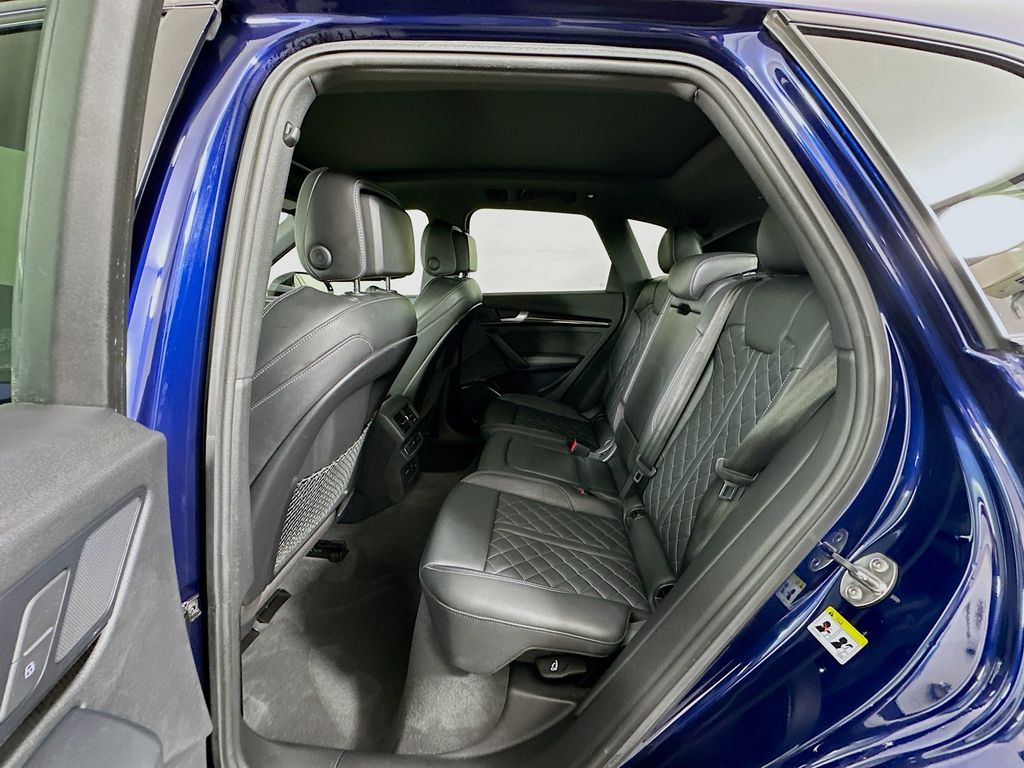 Thumbnail: 2020 Audi SQ5 - 26