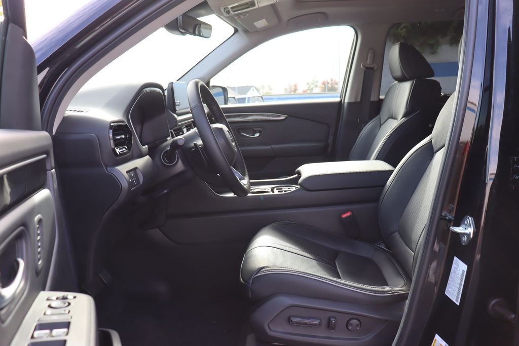 Thumbnail: 2025 Honda Pilot - 32