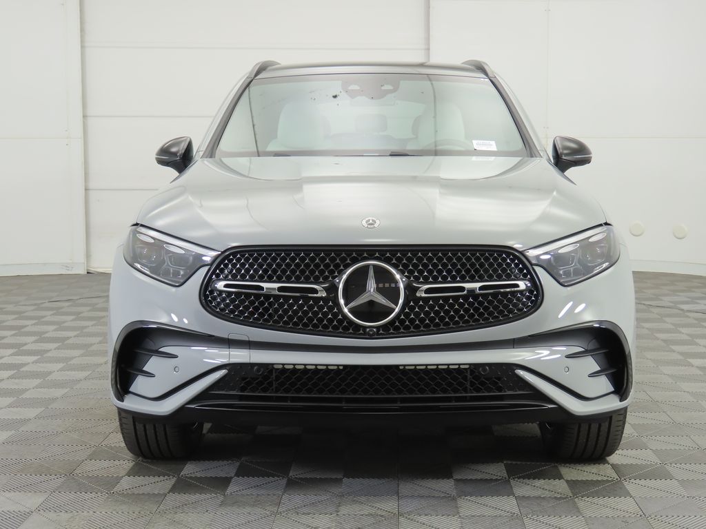 2025 Mercedes-Benz GLC 300 2