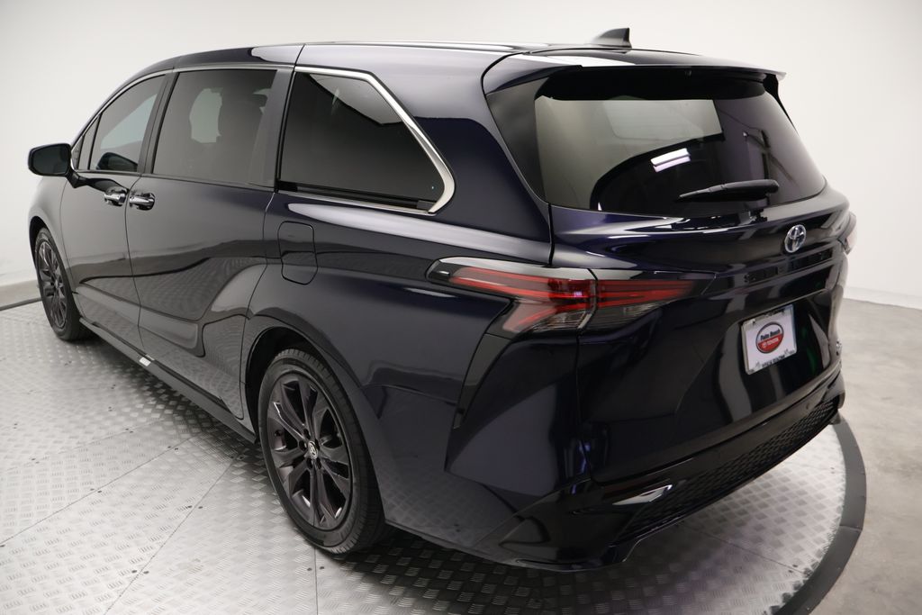 Thumbnail: 2024 Toyota Sienna - 11