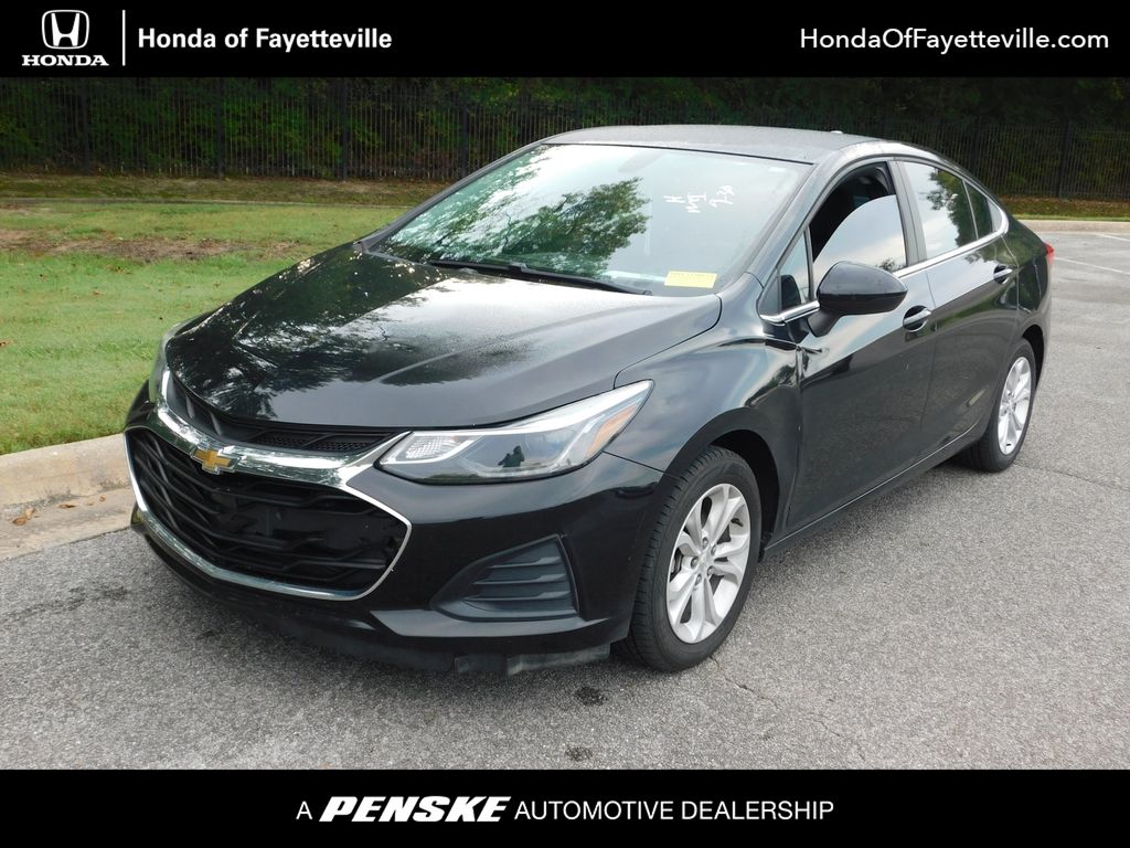 Thumbnail: 2019 Chevrolet Cruze - 1