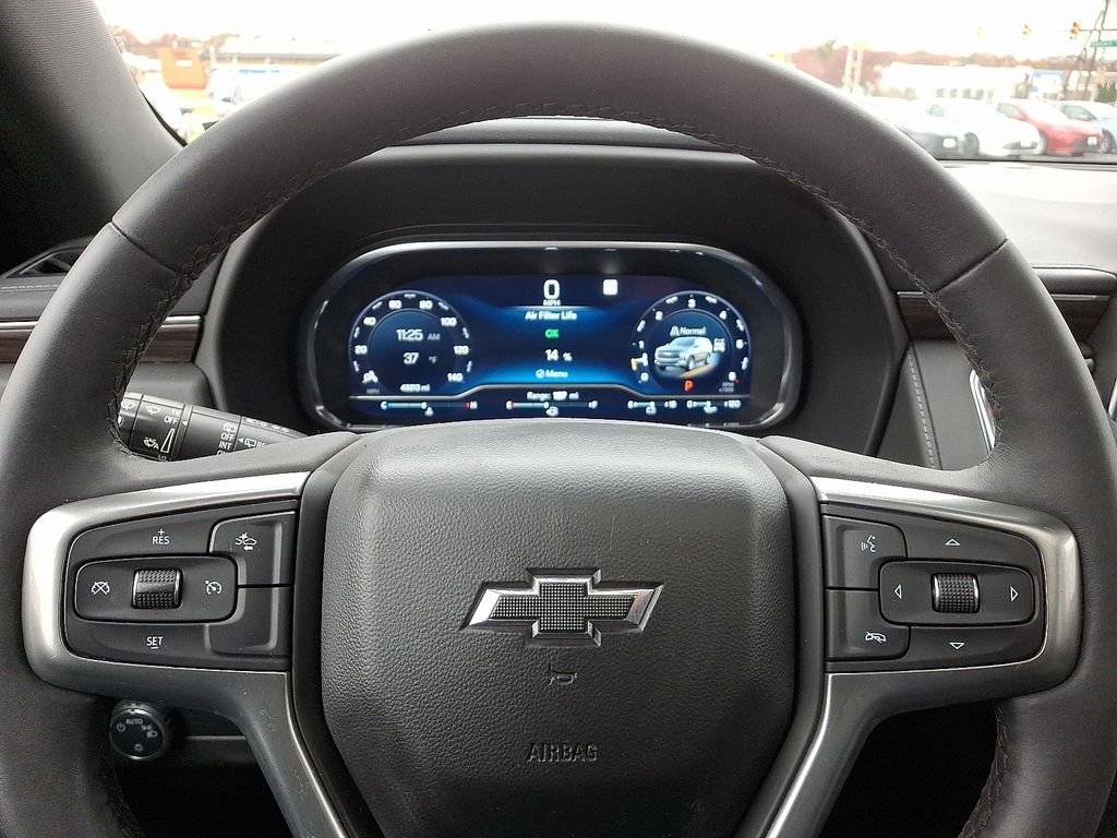 Thumbnail: 2022 Chevrolet Suburban - 21