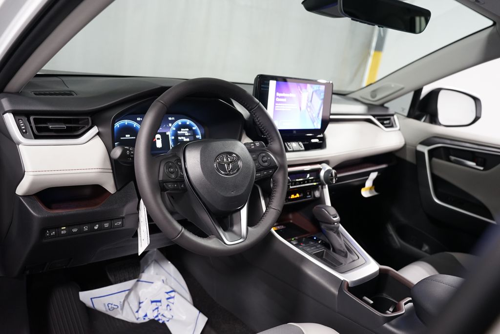 Thumbnail: 2025 Toyota RAV4 - 11
