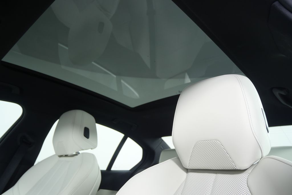 Thumbnail: 2025 BMW 5 Series - 12