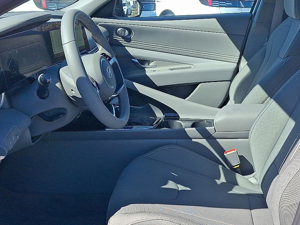 Thumbnail: 2026 Hyundai Elantra - 9