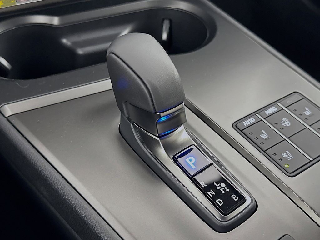 Thumbnail: 2025 Lexus UX - 15