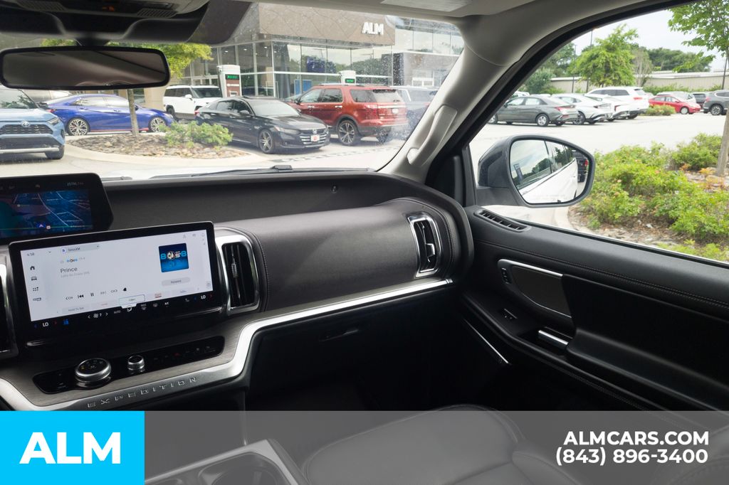 Used 2025 White Ford Platinum image 21