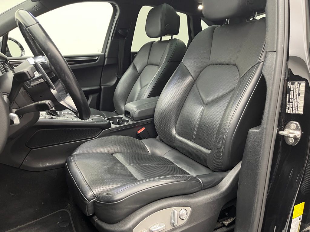 Thumbnail: 2019 Porsche Macan - 7