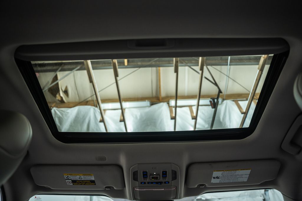 ToyotaHighlander Hybrid30