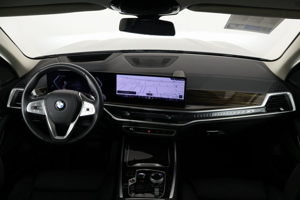 Thumbnail: 2025 BMW X7 - 8