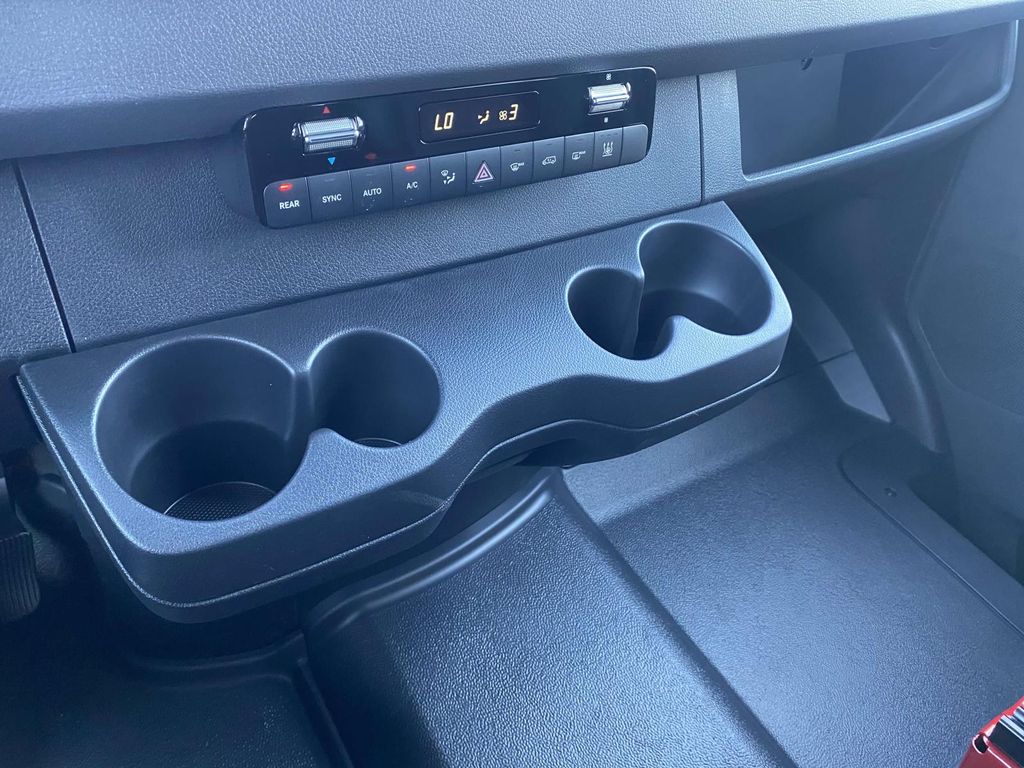 Thumbnail: 2025 Mercedes-Benz Sprinter - 30