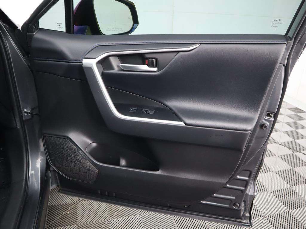 Thumbnail: 2023 Toyota RAV4 - 25