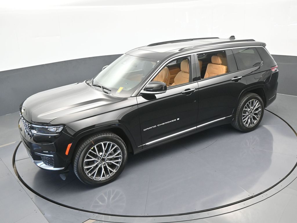 New 2025 Diamond Black Crystal Pearlcoat Jeep Summit image 58