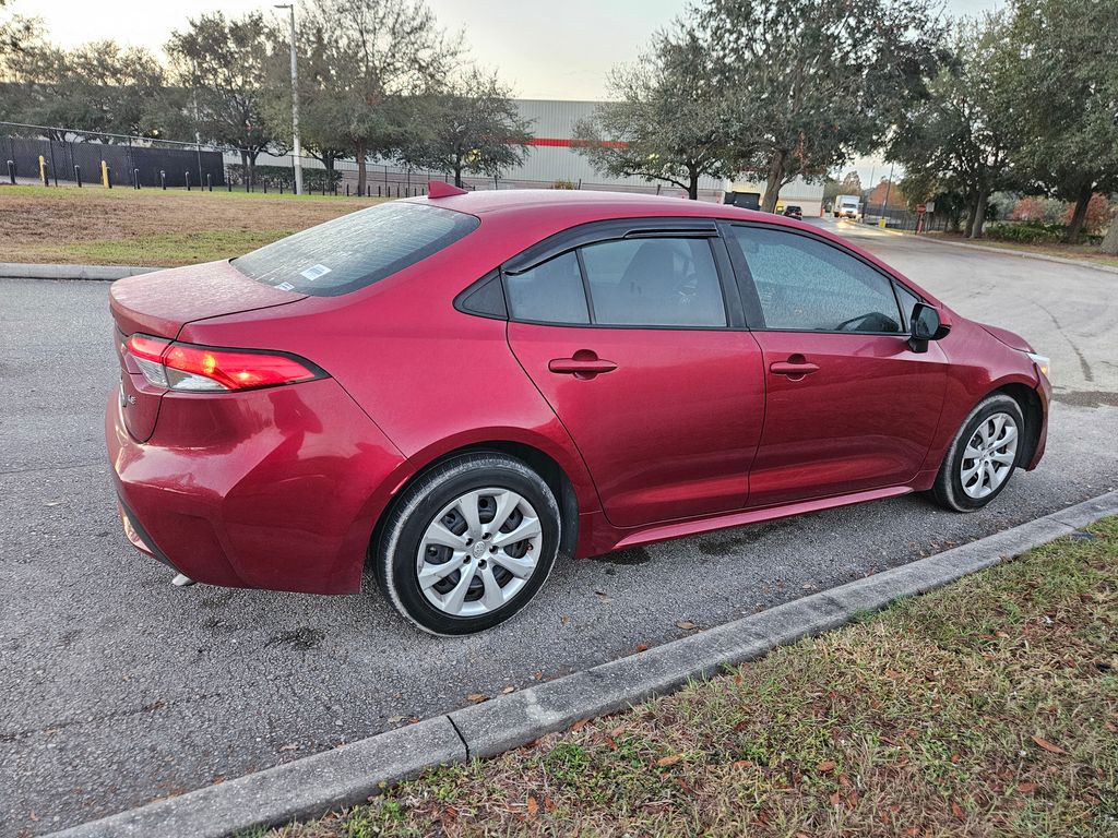 2022 Toyota Corolla LE 5