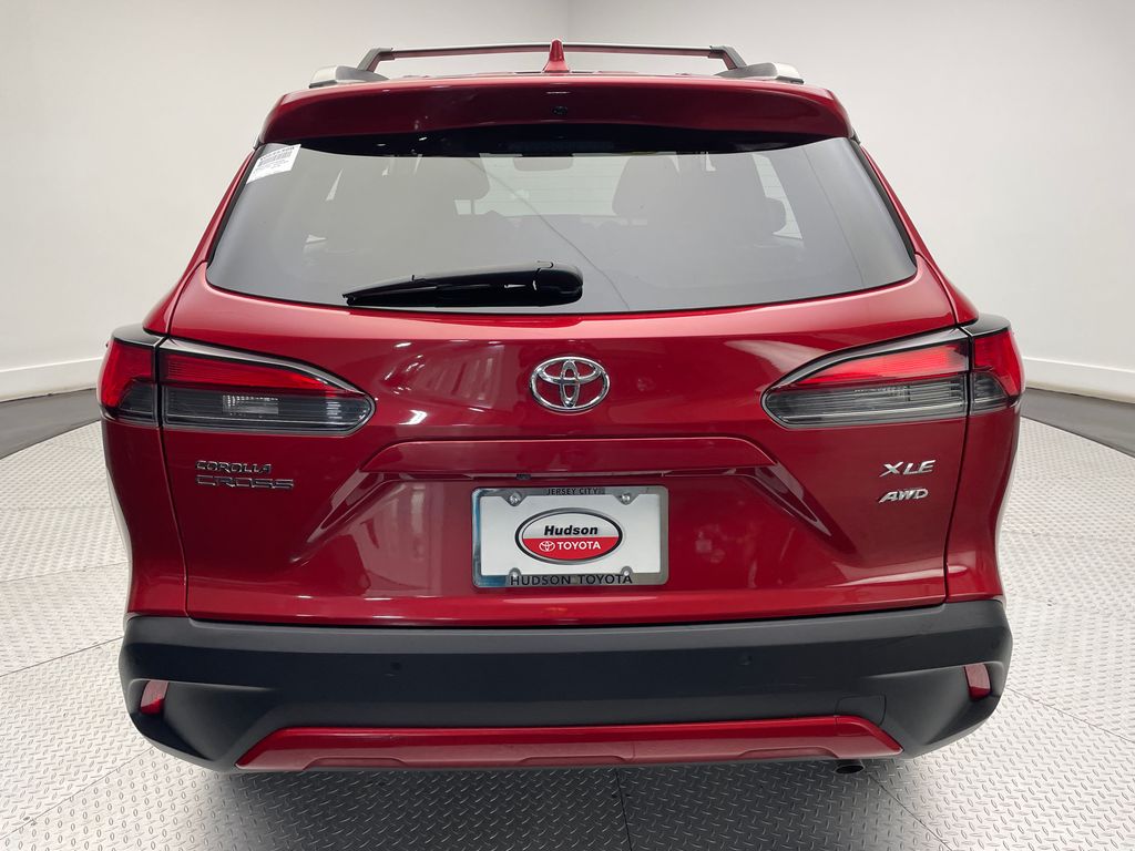 2023 Toyota Corolla Cross XLE 6