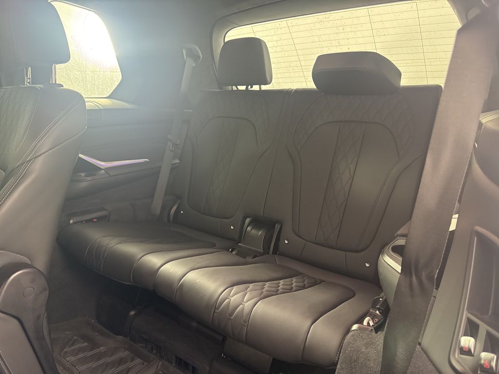 Thumbnail: 2025 BMW X7 - 10