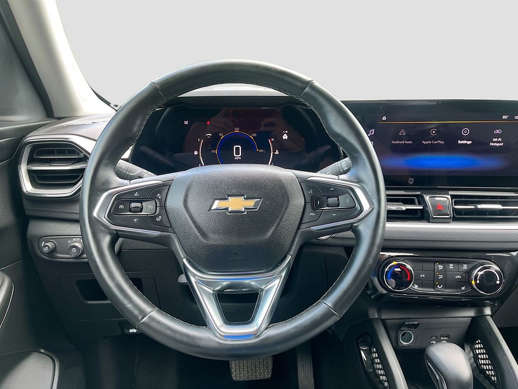 Used 2025 White Chevrolet LT image 11
