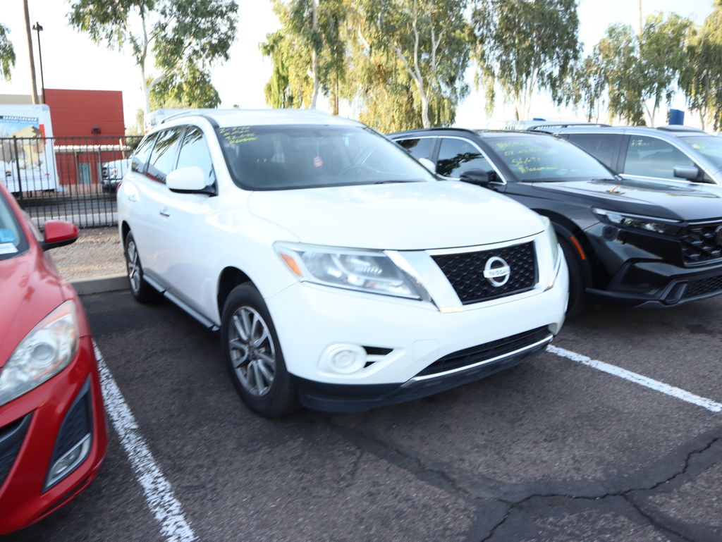 Thumbnail: 2013 Nissan Pathfinder - 3