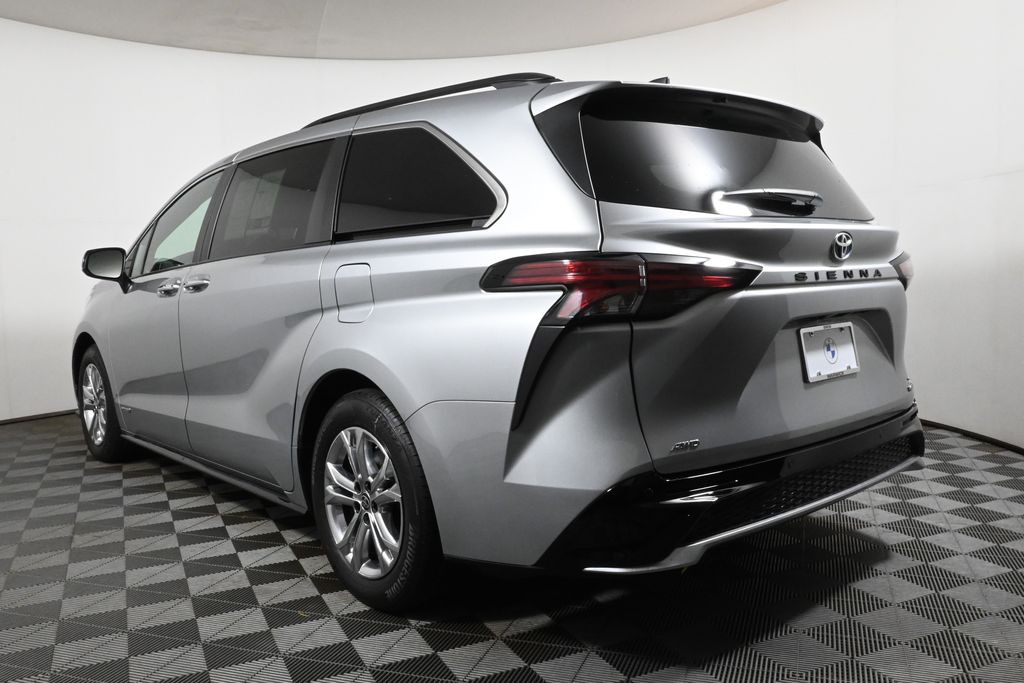 Thumbnail: 2021 Toyota Sienna - 5