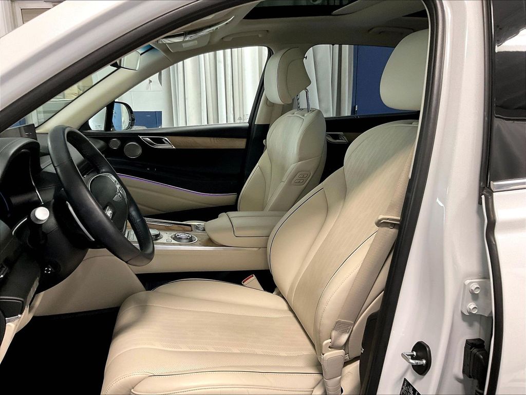2023 Genesis GV80 — photo 10