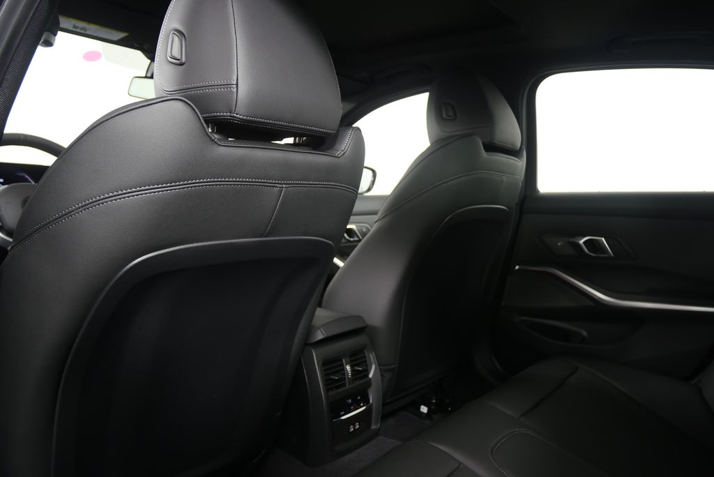 Thumbnail: 2026 BMW 3 Series - 17