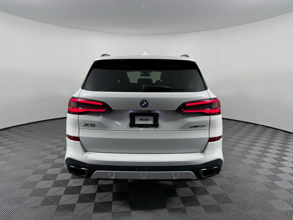 Thumbnail: 2023 BMW X5 - 6