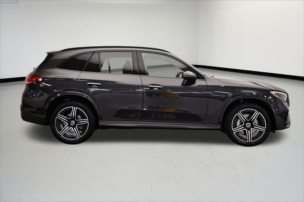 Thumbnail: 2025 Mercedes-Benz GLC - 6