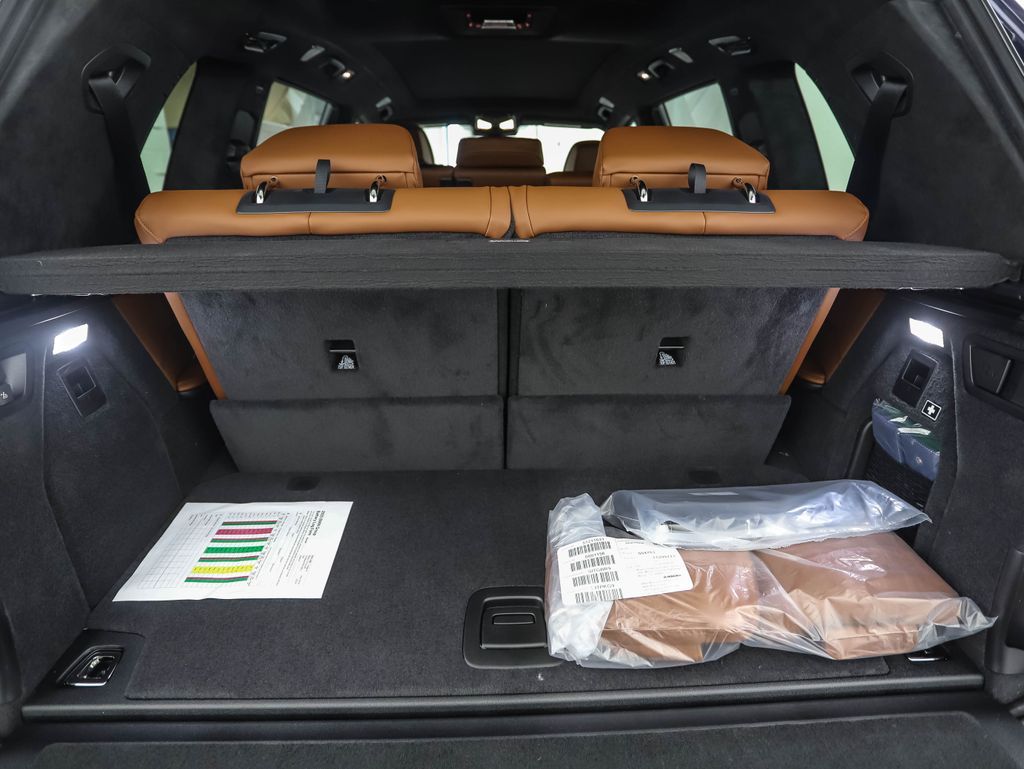 Thumbnail: 2026 BMW X7 - 26