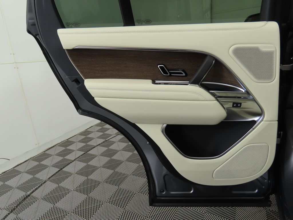 Thumbnail: 2025 Land Rover Range Rover - 28