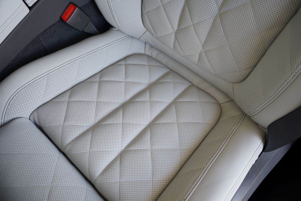 Thumbnail: 2026 BMW X7 - 12