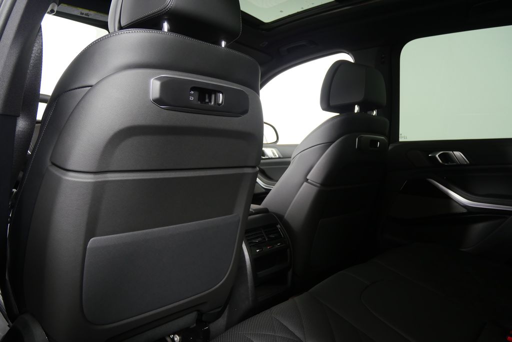 Thumbnail: 2026 BMW X5 - 17