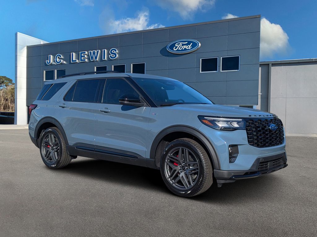 2025 Ford Explorer ST-Line