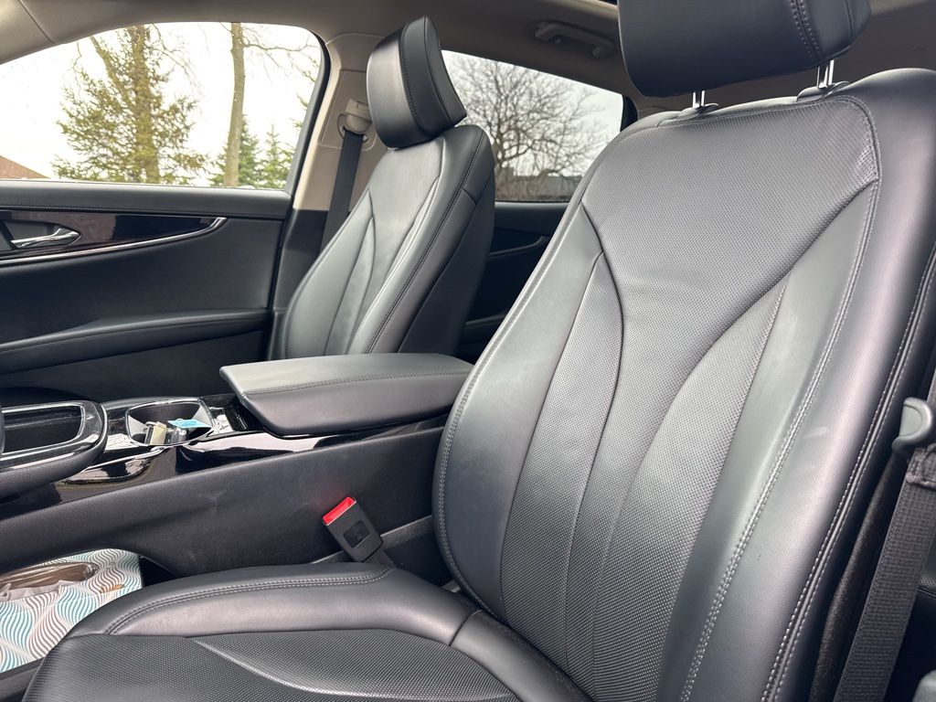 Certified Used 2023 Black Lincoln Reserve image 6