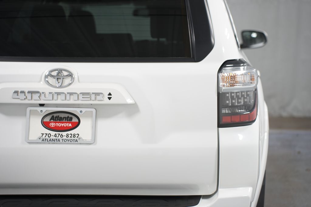 2022 Toyota 4Runner SR5 10