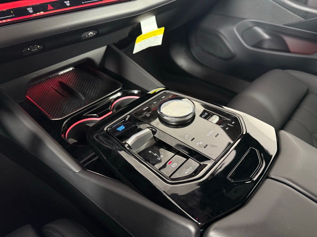 Thumbnail: 2025 BMW i5 - 18