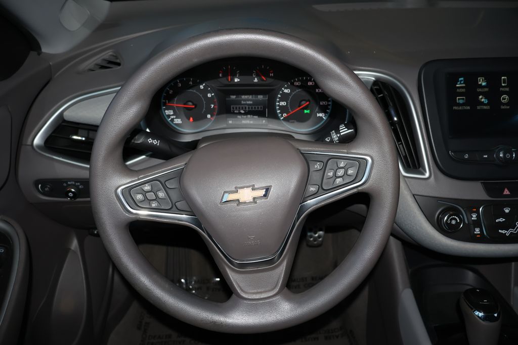 2016 Chevrolet Malibu LS 11