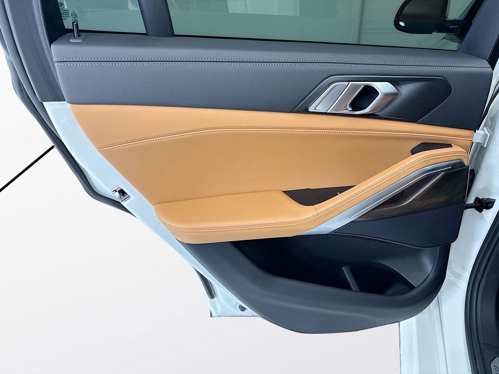 Thumbnail: 2023 BMW X6 - 25