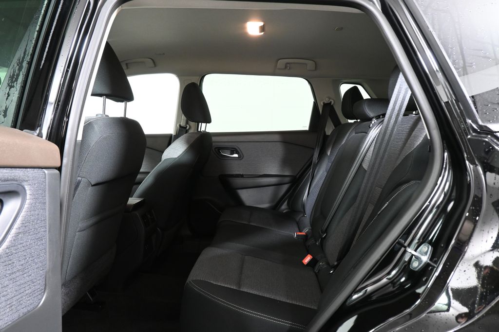 Thumbnail: 2022 Nissan Rogue - 6